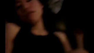 Kinky crvenokosa djevojka pokazuje svoju kameltou u porno mame milf prljavom XXX porno videu