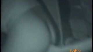 Prljava plava drolja porno video mami Lucy Heart se saginje kako bi dobila svoj šupak